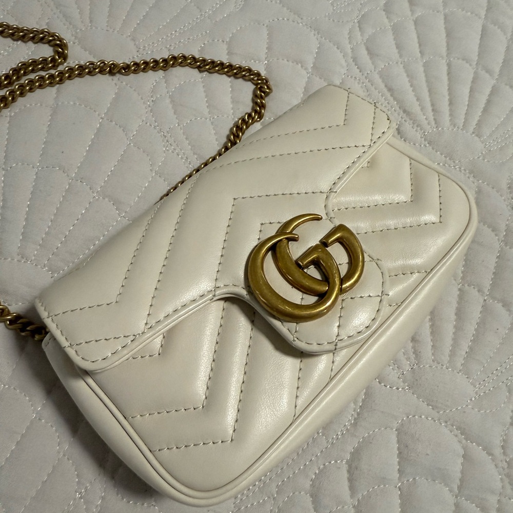 Gucci Cream Quilted Crossbody Bag with Gold Chain